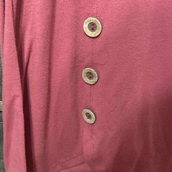 Knit top with button detail - Picture 3 of 3